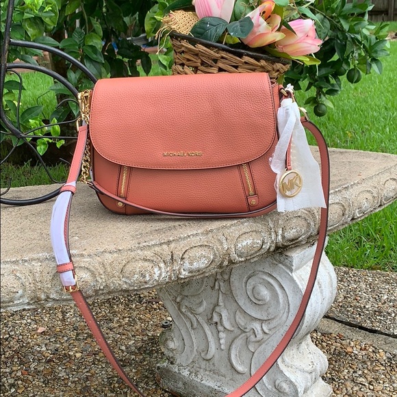 Michael Kors Bedford Legacy Medium Flap Shoulder - Picture 3 of 15